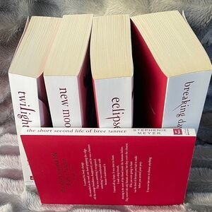 Stephenie Meyer Red and White Book Set